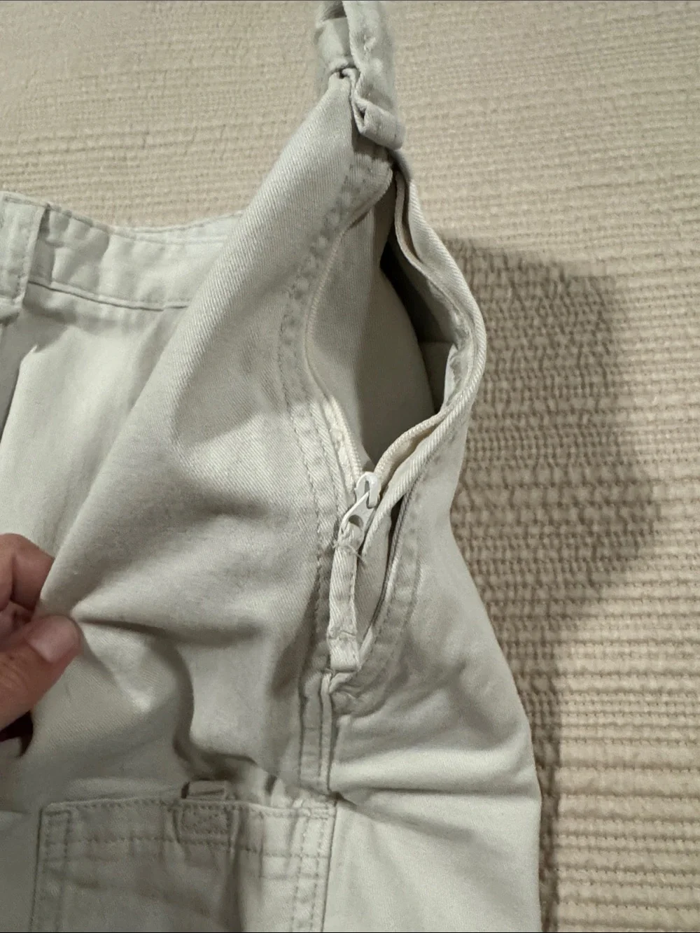 Perry Ellis Flat-Front Men's Shorts in Light Beige